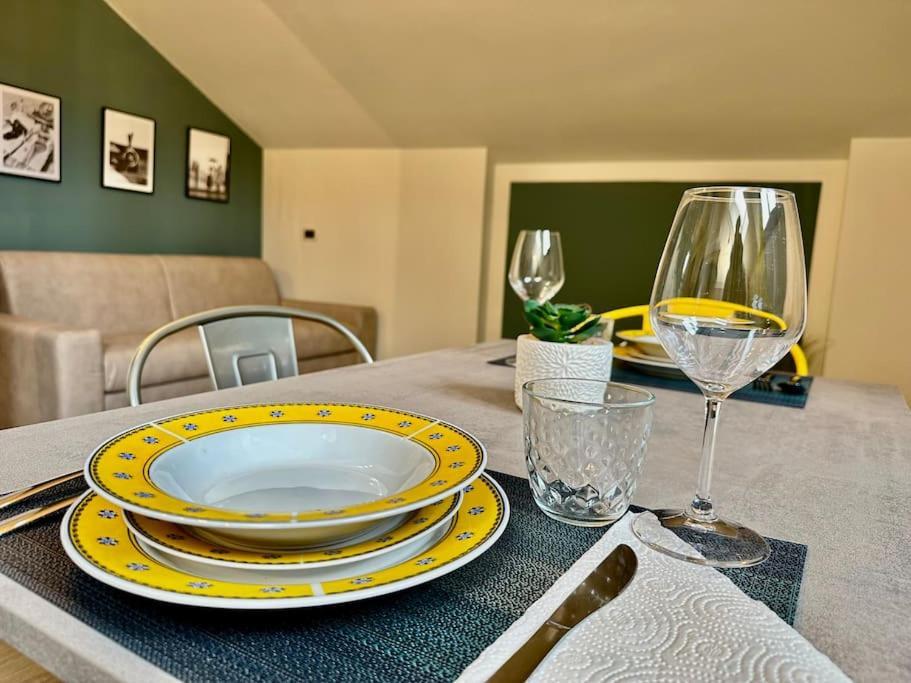 קומו 63 Passi Dal Lago In Centro By Revenue House מראה חיצוני תמונה