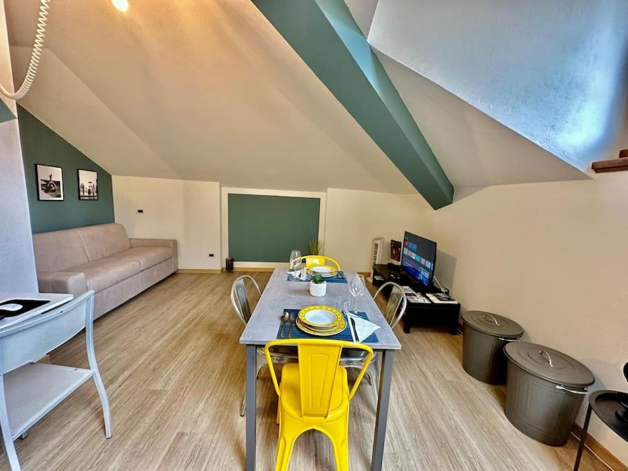 קומו 63 Passi Dal Lago In Centro By Revenue House מראה חיצוני תמונה