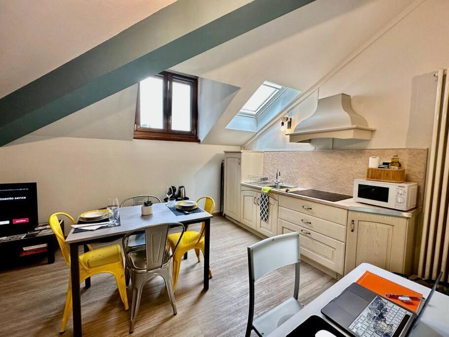 קומו 63 Passi Dal Lago In Centro By Revenue House מראה חיצוני תמונה